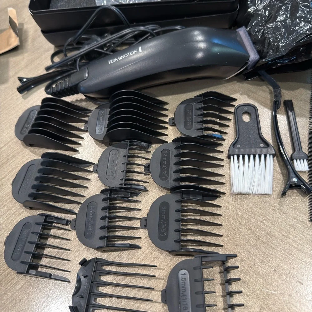 Precision Haircut Clipper 22 Piece Kit Storage Case 100% Linear Blade Action